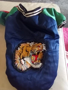Tiger Design Satin gesteppte blaue Baseballjacke Gr. Small Pet L - Bild 1 von 2