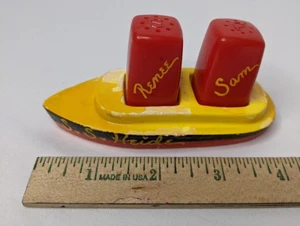 Juego de coctelera de sal y pimienta vintage - barco de vapor de tiza pila de vapor de plástico - Imagen 1 de 5