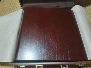 ALBUM FOTOGRAFICO DI PREGIO IN CUOIO MARIO ACERBONI CON VALIGIA 34X34 60 FOGLI - Foto 1 di 12