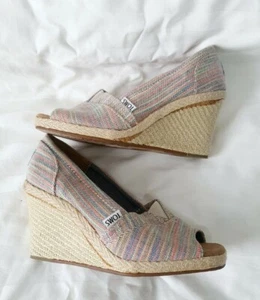 Toms Womens Rainbow Stripe Peep Toe Espadrille Wedge Heels Size 6 Calypso  - Picture 1 of 12