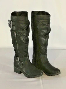 SO Women's Jackal Tall Knee High Slouch Buckle Boots, Black Size:6 WideCalf New! - Picture 1 of 12