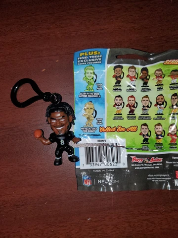 NFL Teenymates 2023 Big Shot Ballers Minifigs Series 3 lamar Jackson key chain Cover
