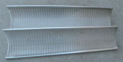 1 CHRYSLER IMPERIAL REAR BACK BUMPER GRILL LEFT OR RIGHT ALUMINUM 1964-1966 OEM - Imagem 1 de 4
