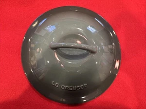Le Creuset 3 cuartos Heritage tapa de panadero cubierta redonda SOLO-Artichaut-Como nuevo - Imagen 1 de 4