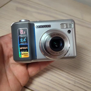 Samsung DigiMax S800 fotocamera digitale 8,1 megapixel argento SHD funzionante LEGGI - Foto 1 di 10