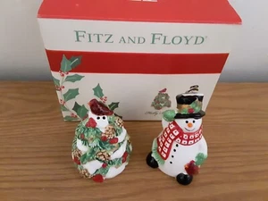 NIB Fitz and Floyd 2015 Holly Berry Snowman Salt and Pepper Shakers - Picture 1 of 4