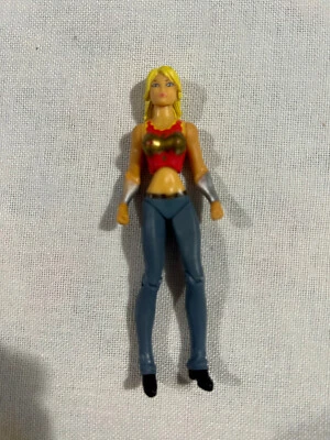 Figura de 4 pulgadas Wonder Girl DC Universe Foto 1 de 2