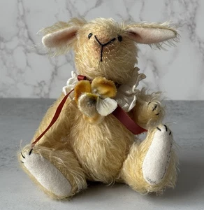 Vintage Porzellan Schrank Bären Cindy McGuire Mohair Hase mit Gelenken Stofftier - Bild 1 von 11