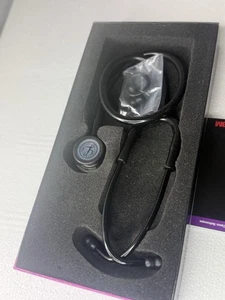 3M Littmann Classic III Monitoring Stethoscope Smoke-Finish, Black Tube, 69 Cm - Picture 1 of 4