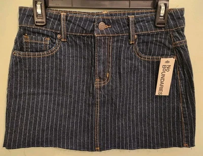 No Boundaries 女式 XS 0-2 原始下摆条纹牛仔迷你裙 #10725 — 第 1/3 张图片