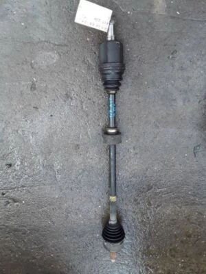 Eje delantero conductor izquierdo L/F 1,7 L A/T 2 puertas 2001 Honda Civic L-3-B-2P Foto 1 de 4