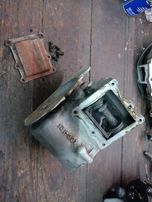 Корпус коробки передач Harley 45 с 2 болтами 1933-1937 121-321 RL WL G с наклонным верхом - Изображение 1 из 4