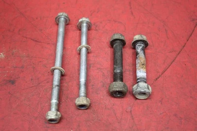 Pernos de montaje del motor Can-Am DS90 2009  Foto 1 de 4