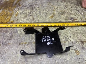 03-06 EXPEDITION 2L14-7A444-AC BRACKET - Picture 1 of 17