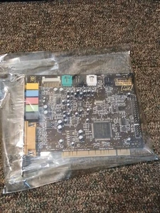 Dell CT4780 5.1 kanałowa karta dźwiękowa PCI Sound Blaster Live Card Dell - Zdjęcie 1 z 5
