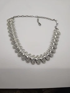 VINTAGE CORO SILVER TONE LEAF CHOKER - Signed (B) - Picture 1 of 4