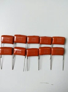 20pcs Metallized Polyester Film Capacitor 1uF/250vDC +/-10% P=20mm - Picture 1 of 1