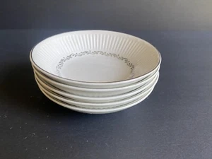 "Juego de 5 cuencos de bayas Johnson Bros Athena de 5"" Inglaterra vintage recortados en plata" - Imagen 1 de 4