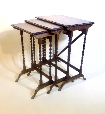 Mesas anidadoras inglesas antiguas de roble cebada. Muy fino.  Envío gratuito. Foto 1 de 4