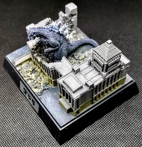 Godzilla Figure BANDAI Directory National Diet Building Released in 2000 ＆ Case - Bild 1 von 16