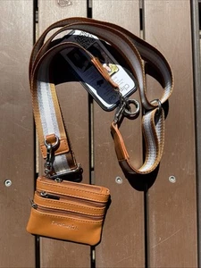 Clip & Go Pasek na telefon Portfel na nadgarstek lub Crossbody Torebka Pasek na telefon komórkowy Nowy - Zdjęcie 1 z 4