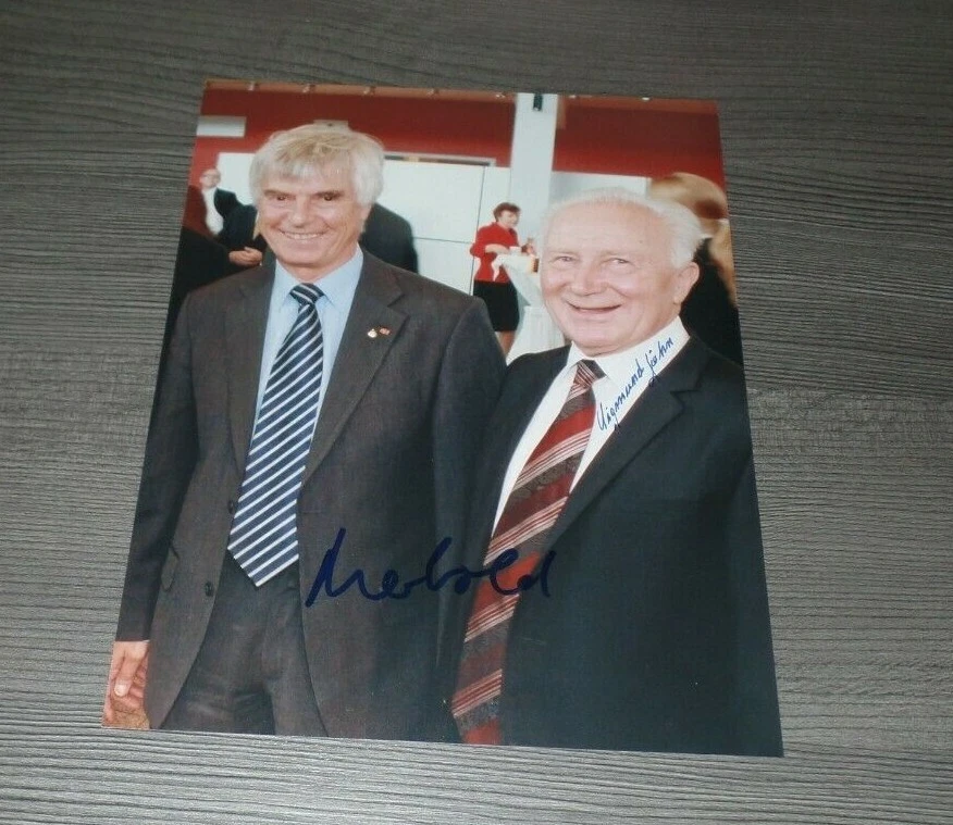 Sigmund Jähn & Ulf Merbold *Space* original signed Photo 20x25 cm (2) RAR - Bild 1 von 1