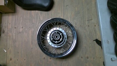 2007-2023 Kawasaki Vulcan VN900 Classic LT aro de roda traseira com raios amarrados (15x4,5) - Imagem 1 de 4