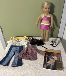 American Girl Puppe Julie Albright 18 Zoll Set mit Zubehör & aller AGD Kleidung - Bild 1 von 24