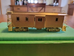 HO Unpainted Brass - Overland Models C&NW Wood Bay Window Caboose - Picture 1 of 11