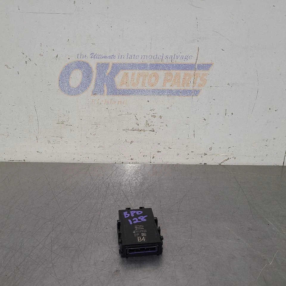 21 2021 LEXUS ES250 NETWORK GATEWAY CONTROL MODULE 8911106170 - Image 1 of 4