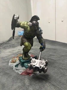 Gladiator Hulk - Thor Ragnarok- Diamond Select w/. Two Attachments - Picture 1 of 2
