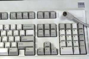 IBM MODEL M BUCKLING-SPRING SILVER LABLE TERMINAL KBD 1390940 19APR1919 528577A