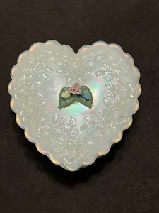 Fenton Iridescent Heart Shape Trinket Jewelry Box with Lid Dish 3D Roses on top - Picture 1 of 11