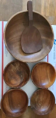 Juego de 4 tazones para ensalada/sopa de madera de acacia CRATE & BARREL TAZÓN GRANDE Y PALETA Foto 1 de 4