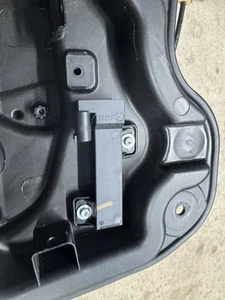 JEEP CHEROKEE REAR LEFT SIDE DOOR WINDOW REGULATOR Assembly OEM 2014 - 2023 - Picture 1 of 8