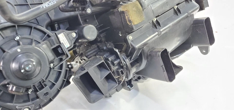 Toyota Tacoma 2005 2015 OEM carcasa de evaporador de CA completa con motor soplador Foto 1 de 4