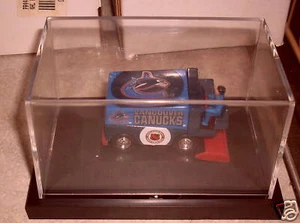 Vancouver Canucks Zamboni NHL Hockey Display Case NEW 1:64 - Picture 1 of 1