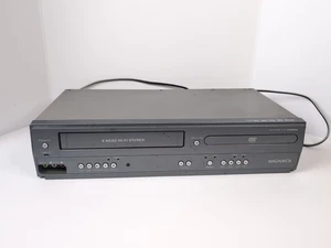 Magnavox DV225MG9 DVD/VCR Combo Reproductor Gris DVD Funciona VCR No PARA REPUESTOS SOLAMENTE - Imagen 1 de 7