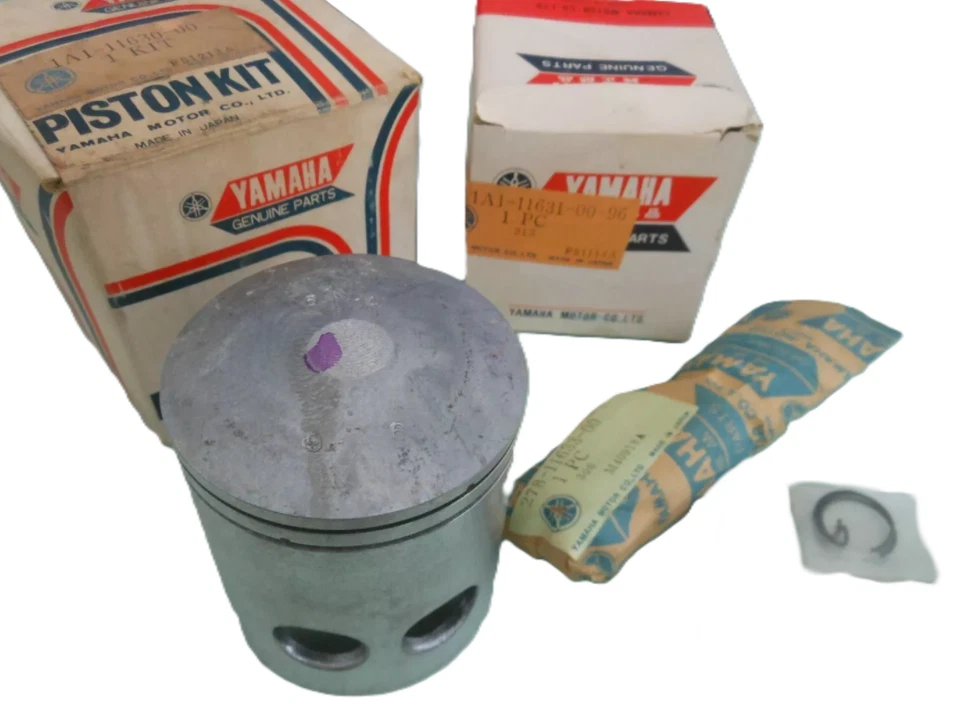 Kit de pistão NOS OEM Yamaha 1976-77 RD400C D (pino de pistão ausente) # 1A1-11630-00 - Imagem 1 de 1