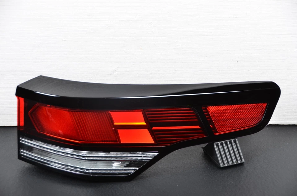 2025 Volkswagen Tiguan BASE LED Tail Light Lamp RH Right Passenger Side OEM - Изображение 1 из 4