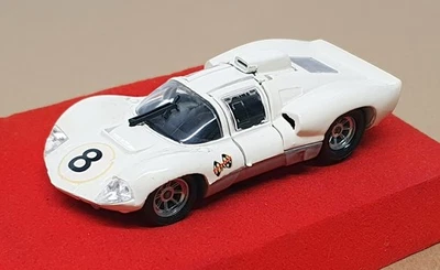 Verem 1/43 Scale Diecast Model 401 - Chaparral 2D Race Car #8 - White - Image 1 of 4