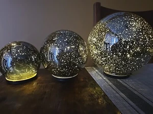 Globe Luminary And Pathway Lights 4,6, And 8 Inch. Timer Or On Settings. - Picture 1 of 4