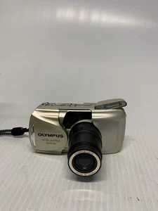 Olympus Stylus Epic Zoom 80 fotocamera punta e scatta pellicola 38-80 mm argento SPEDIZIONE GRATUITA - Foto 1 di 11