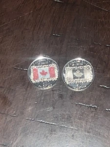 2015 Canada 25 cents/ Quarter Coloured and Non Coloured Flag - Picture 1 of 4