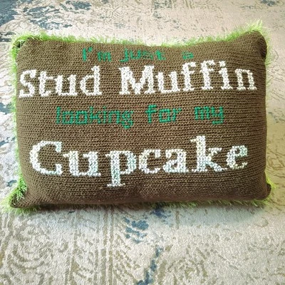 Almohada de acento hecha a mano espalda a rayas I'm Just A Stud Muffin... Flecos humor divertido Foto 1 de 4