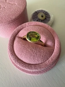 Lisa Eldridge The Anderson Oval Peridot 18k Gold Ring - Picture 1 of 5