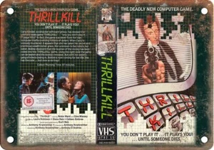 Thrillkill VHS Cover Art 12" x 9" Riproduzione Insegna Metallo V42 - Foto 1 di 1
