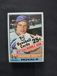 1976 Topps Baseball Sealed Cello Pack w/ George Brett (2nd Year) - Picture 1 of 2
