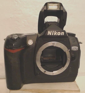 Nikon D70 Digital Camera + Camera Body ONLY - A10 - PARTS ONLY - Picture 1 of 10