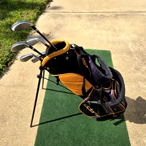 King Cobra Jr Golf Set 5 Piece with Bag Putter, 7, 9 Irons, FW, Hybrid Left Hand - Picture 1 of 15